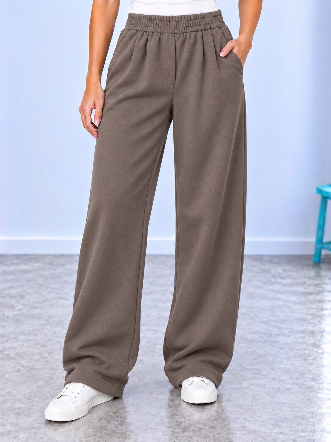 Wide-Leg Sweatpants.
